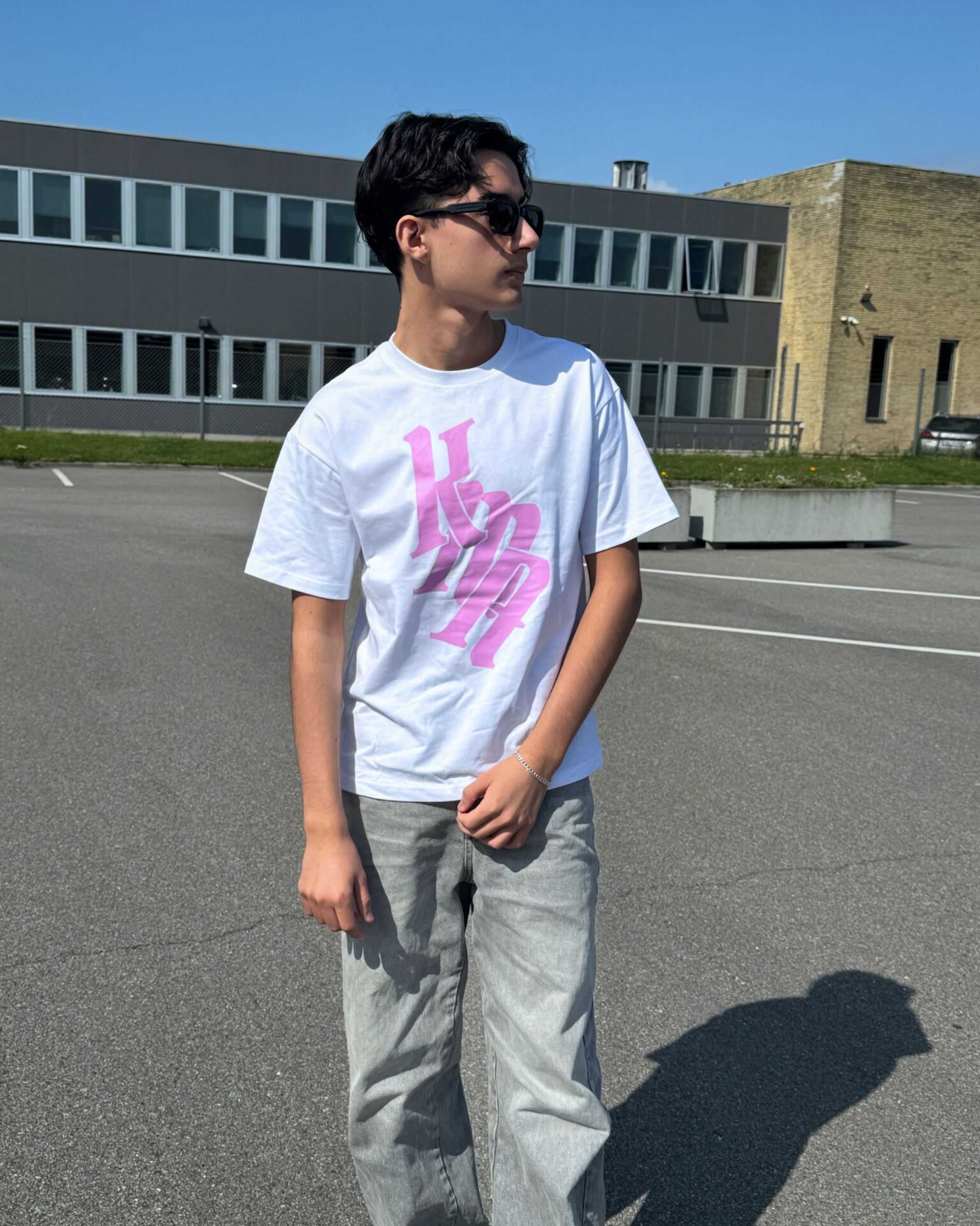 KOMMA LOGO TEE - WHITE